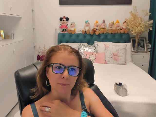 SalomeJade webcam
