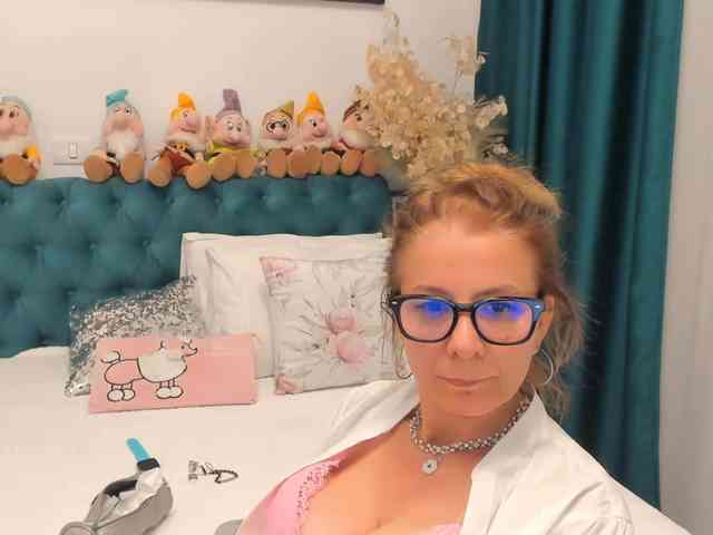 SalomeJade webcam