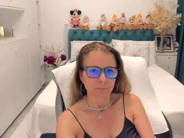 SalomeJade webcam