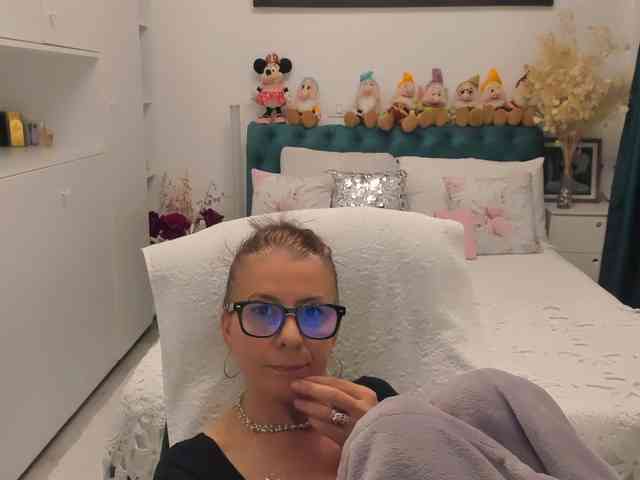 SalomeJade webcam