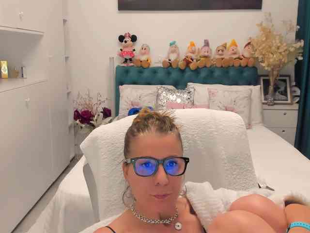 SalomeJade webcam