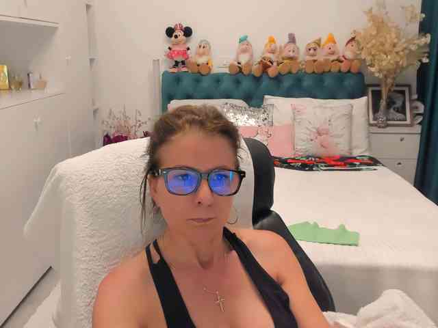 SalomeJade webcam