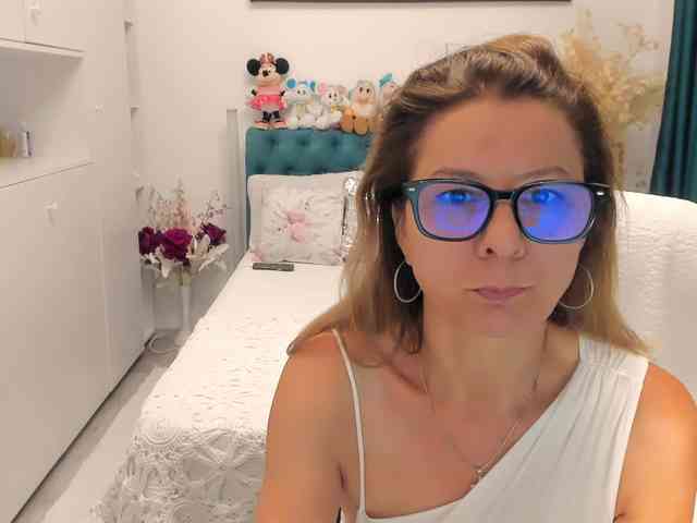 SalomeJade webcam