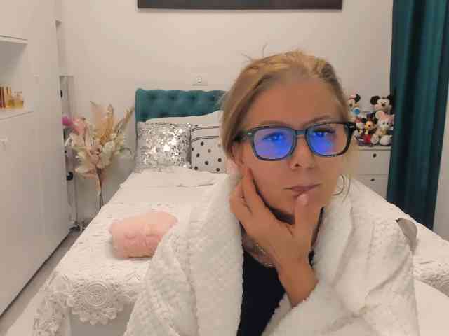 SalomeJade webcam