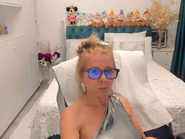 SalomeJade webcam