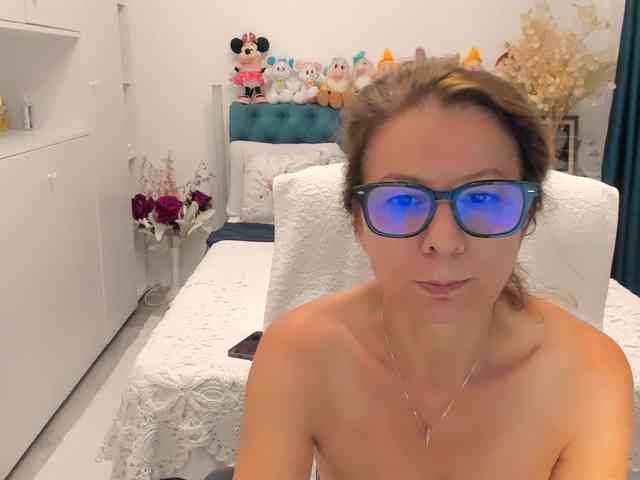 SalomeJade webcam