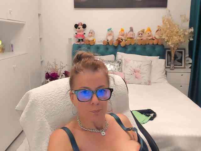 SalomeJade webcam