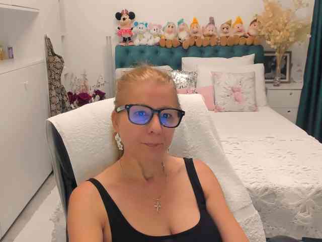 SalomeJade webcam