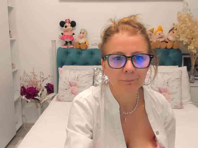 SalomeJade webcam