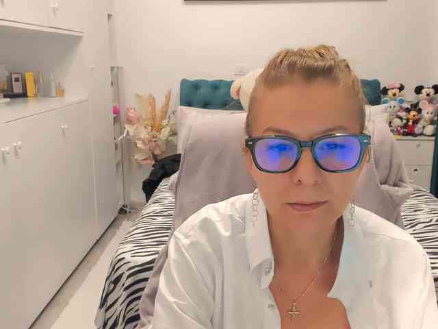 SalomeJade webcam