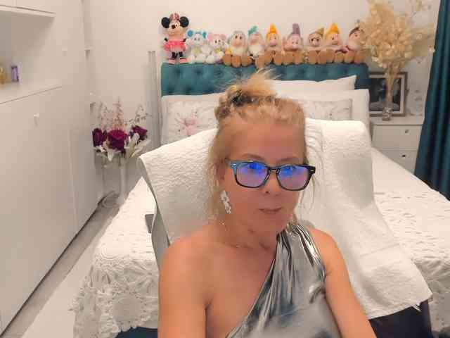 SalomeJade webcam