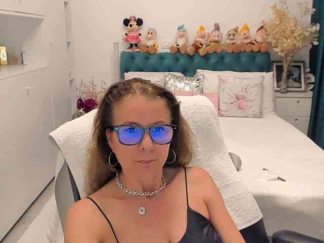 SalomeJade webcam