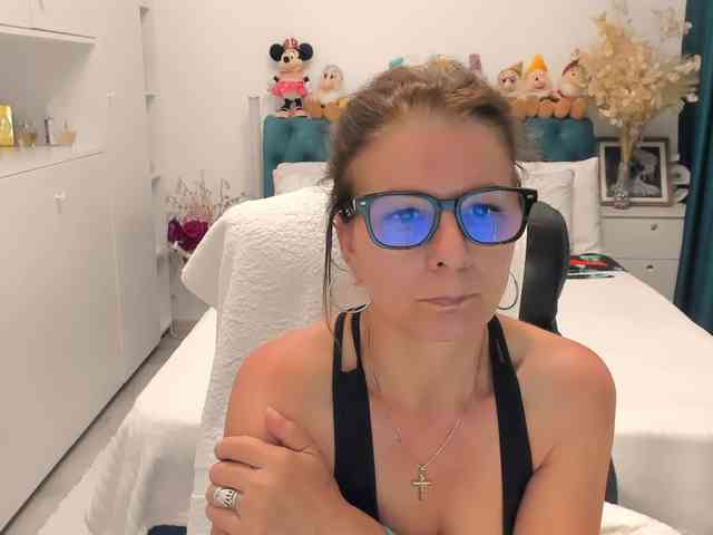 SalomeJade webcam