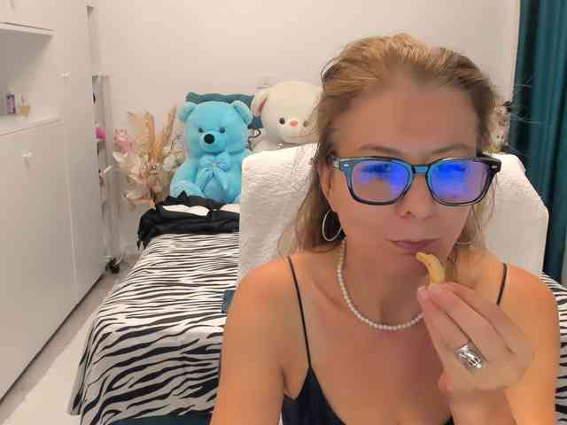 SalomeJade webcam