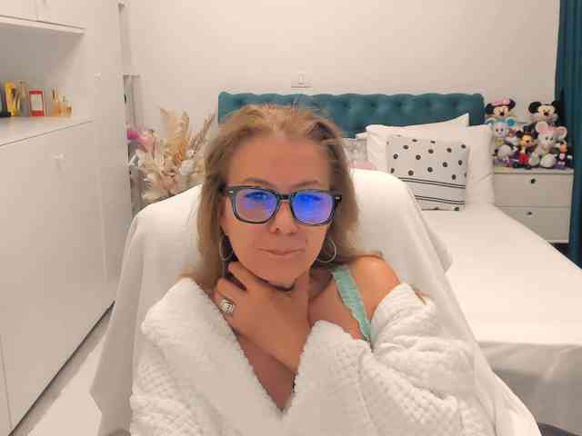 SalomeJade webcam