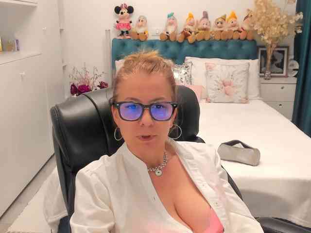 SalomeJade webcam