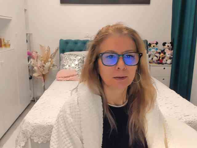 SalomeJade webcam