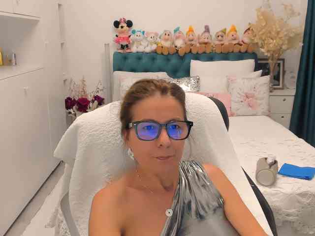 SalomeJade webcam