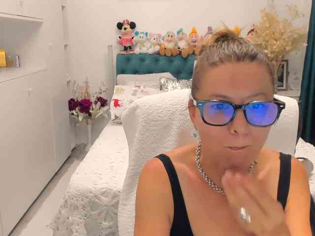 SalomeJade webcam