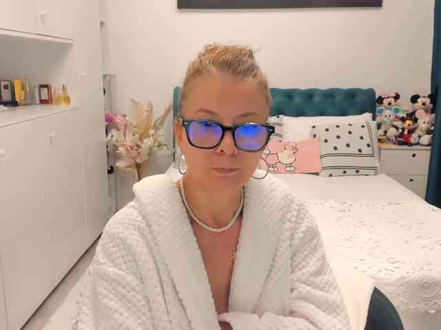 SalomeJade webcam