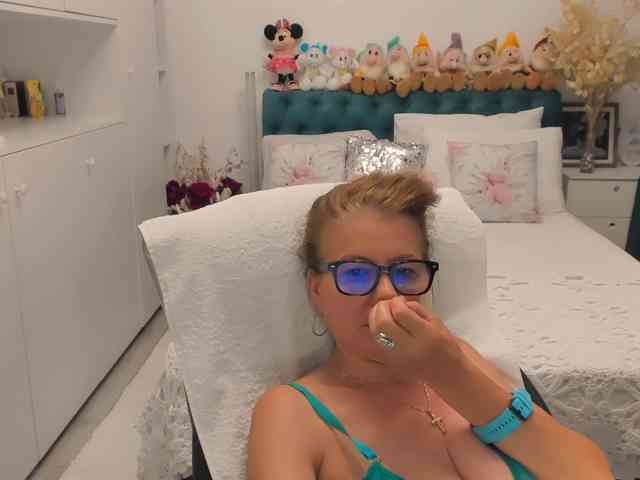 SalomeJade webcam
