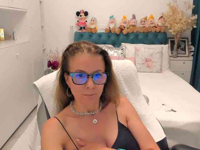 SalomeJade webcam