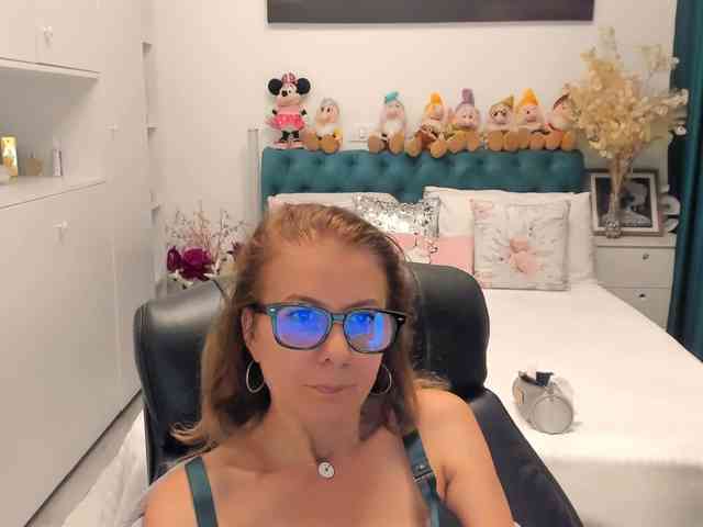 SalomeJade webcam