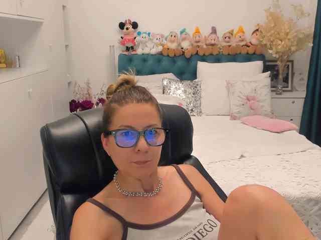 SalomeJade webcam