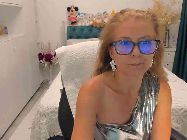 SalomeJade webcam