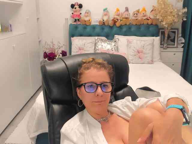 SalomeJade webcam