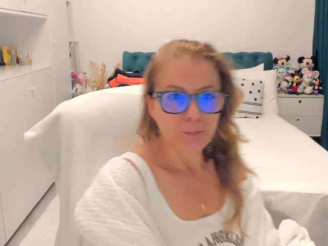 SalomeJade webcam
