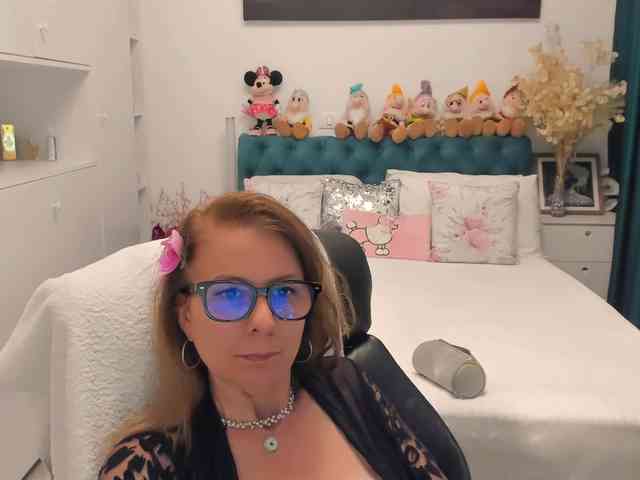 SalomeJade webcam
