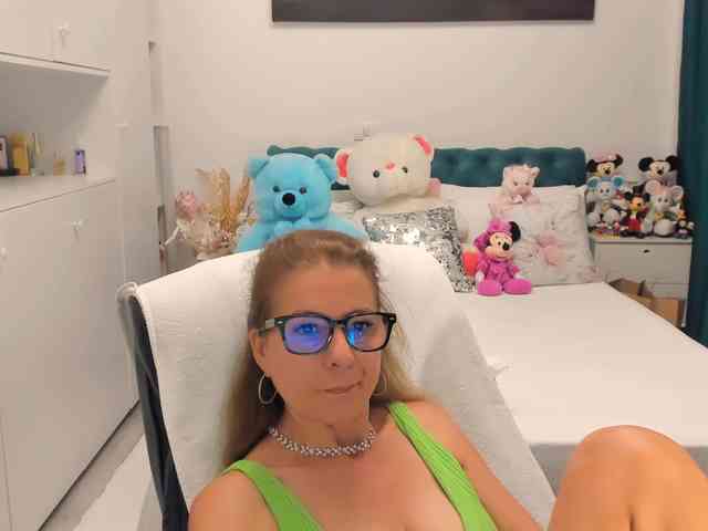 SalomeJade webcam