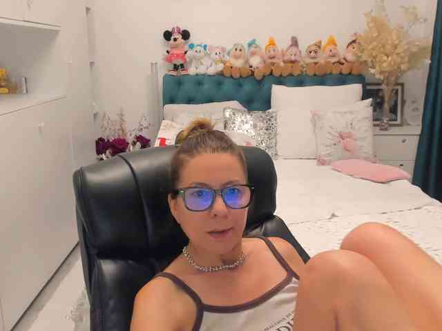 SalomeJade webcam