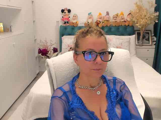 SalomeJade webcam
