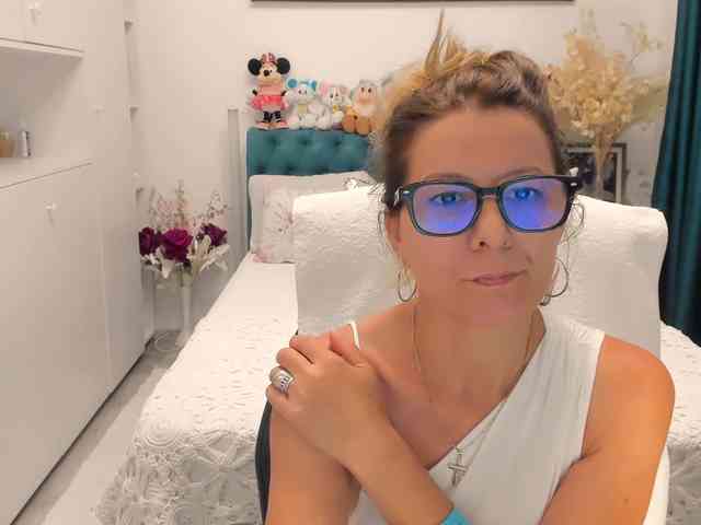 SalomeJade webcam