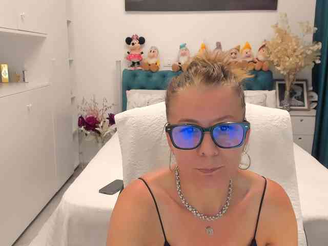 SalomeJade webcam