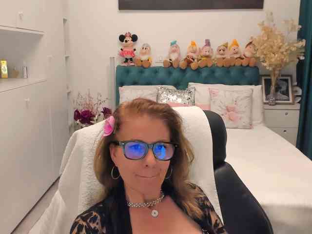 SalomeJade webcam