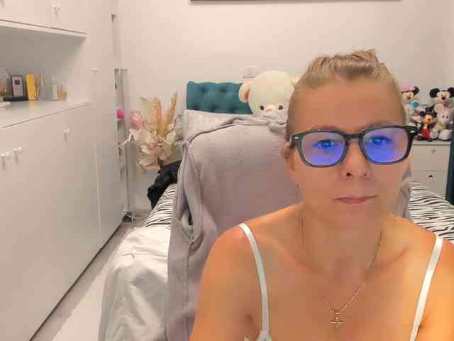 SalomeJade webcam
