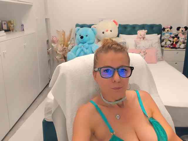 SalomeJade webcam