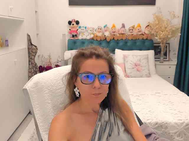 SalomeJade webcam