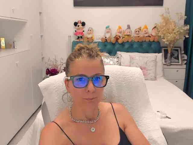 SalomeJade webcam