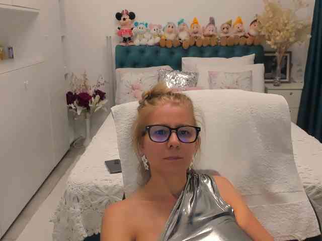 SalomeJade webcam