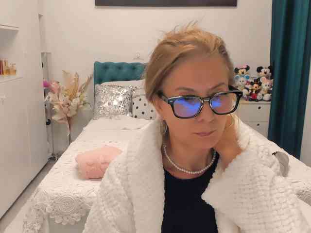 SalomeJade webcam