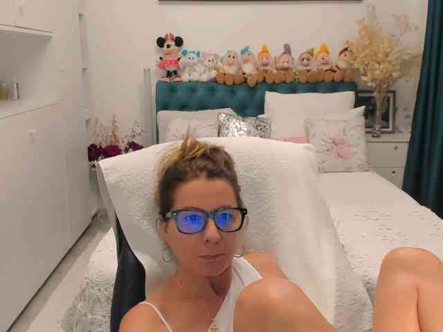 SalomeJade webcam