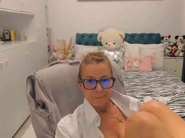 SalomeJade webcam