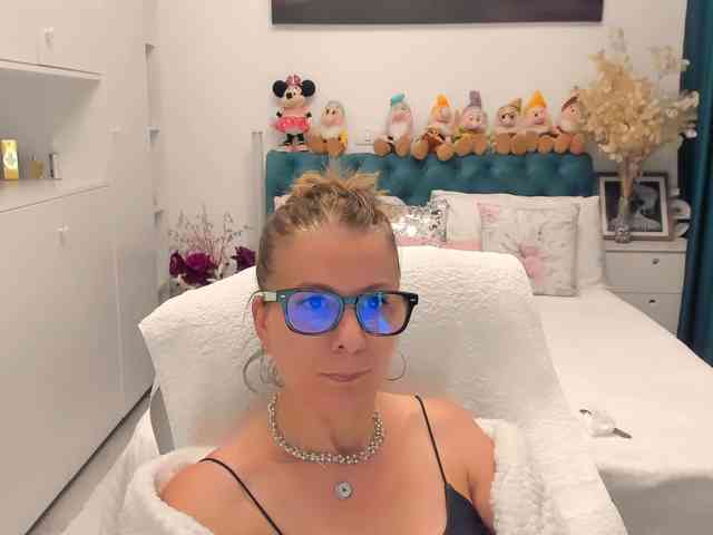 SalomeJade webcam