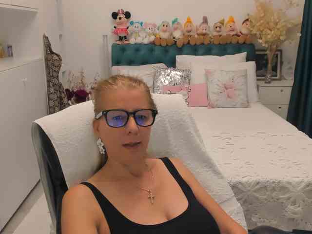 SalomeJade webcam
