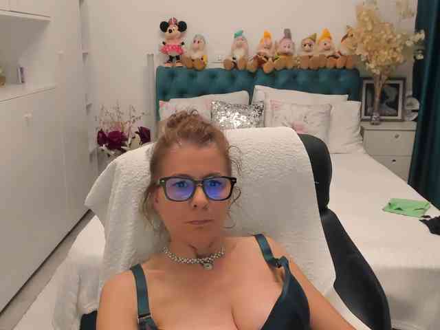 SalomeJade webcam
