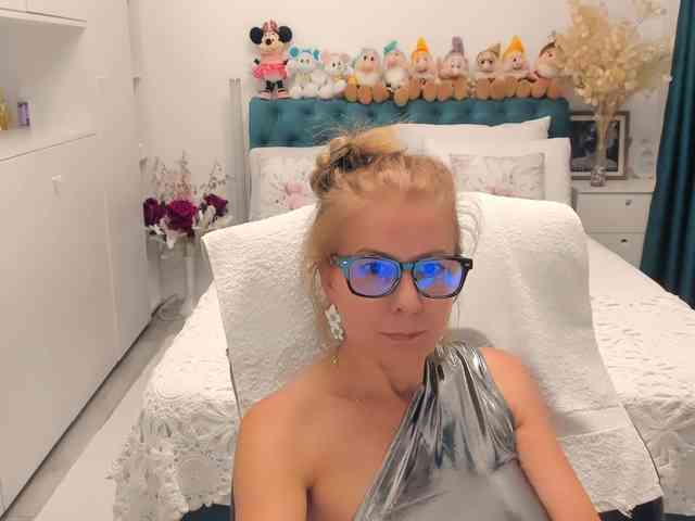 SalomeJade webcam